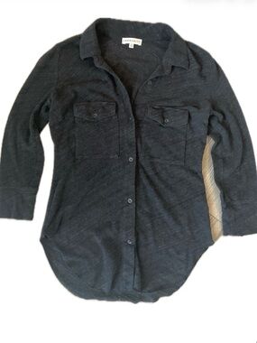Aritzia **Community** Charcoal Gray Slub Button-Up Shirt with Chest Pockets